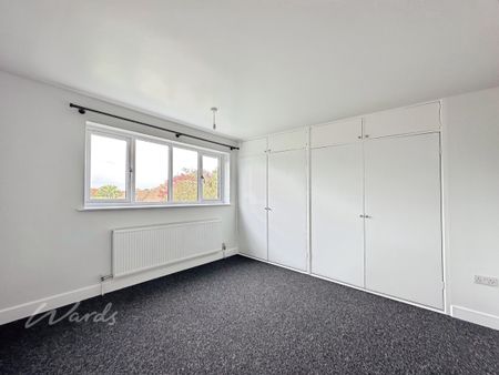 4 bedroom detached house to rent - Photo 2