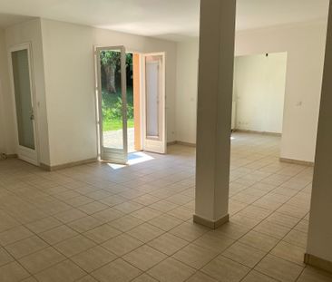 Location Maison 5 pièces 143m² STE FOY LES LYON 69110 - Photo 2