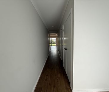 Modern 3-Bedroom Home with 2 Bathrooms and Single Garage - Photo 6