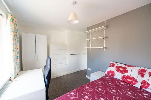 5 bedroom house to rent - Photo 1