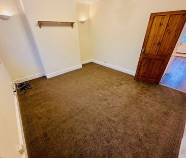 Bank Street - Photo 3