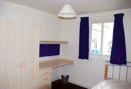 6 Bed - 6 Bed Flat Brayford Court - Photo 2