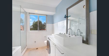 Ideally Located with Harbour Views - Photo 3