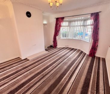 Woodcroft Avenue - Photo 4