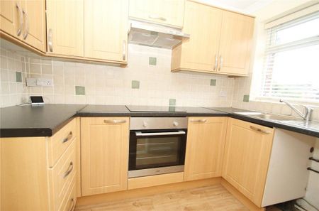 2 bedroom terraced house to rent - Photo 4