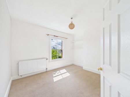 2 bedroom end of terrace house to rent - Photo 4