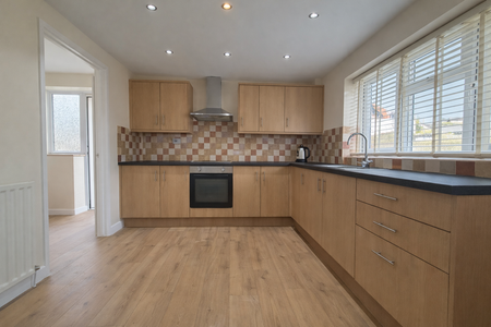 3 bedroom property to rent - Photo 5