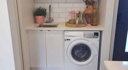 Modern 2-bedroom townhouse in great location - Photo 4