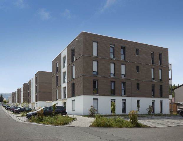 Moderne 2-Zimmer-Wohnung im Erdgeschoss mit Balkon - Foto 1