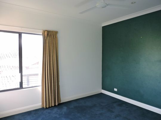 3 Bedroom 2 Bathroom House in Araluen with Unrivalled Views - Photo 1