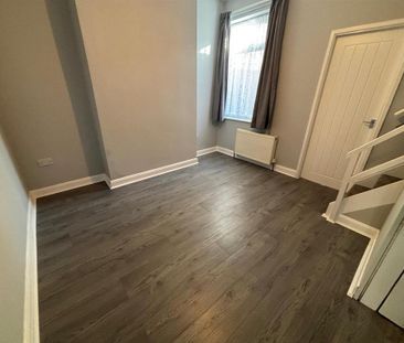 2 bedroom end of terrace house to rent - Photo 1