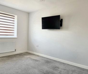 4 bedroom detached house to rent - Photo 2