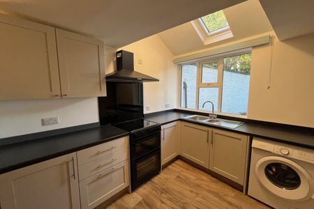 Dove Bank, UTTOXETER - Photo 5