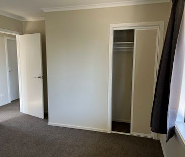 Large family home with plenty of space - Photo 3