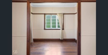 Large Dining Area - Photo 4