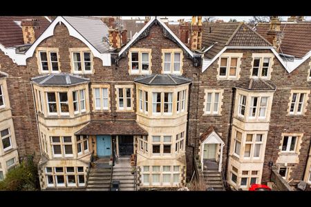 2 Bed Flat, Manilla Road, BS8 - Photo 3