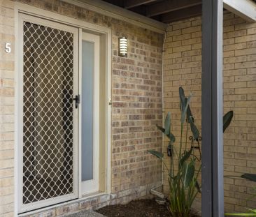 Elevated Townhouse Living in a Quiet Alderley Pocket - Photo 1