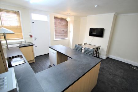 Headingley Avenue, Headingley, LS6 3EP, Leeds - Photo 4