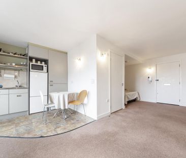 Studio to rent - Photo 6