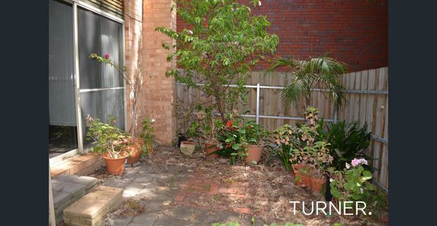 Nestled between Fullarton Road and Duthy Street - Photo 1