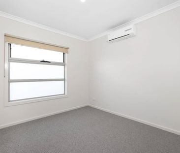 2/5 Elsey Road, Reservoir VIC 3073 - Photo 4