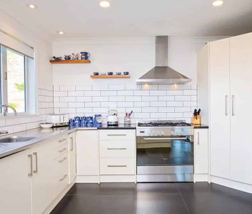 Large Family Home in Rural Setting - Photo 2