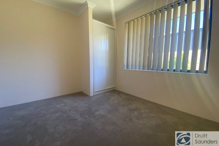 12 Thiele Road, 6031, Banksia Grove Wa - Photo 2