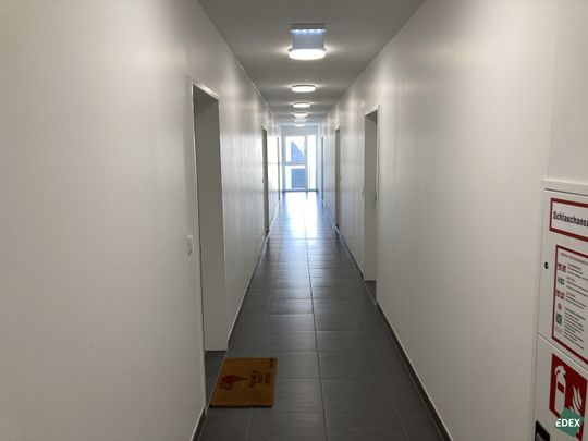 Charmante 3-Zimmer Wohnung mit großer Terrasse nahe U1 Kagraner Platz - Photo 1