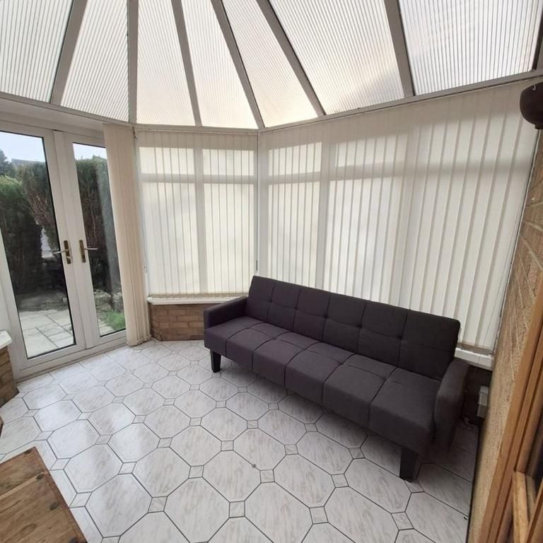 4 bedroom detached house to rent - Photo 1