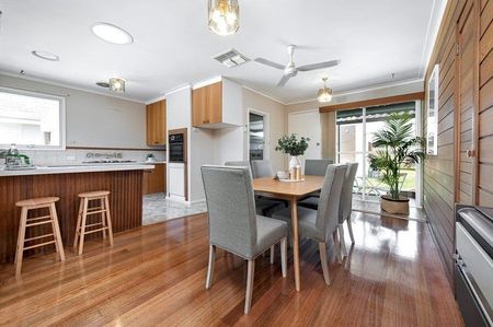 Family house in Burwood East Primary School Zone - Photo 2