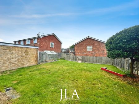 3 bed detached house to rent in Park Rise, Leicester, LE3 - Photo 3