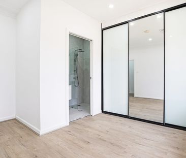 RENOVATED 5 BEDROOM HOME WITH WARDROBES + STUDY - GREAT LOCATION! - Photo 1