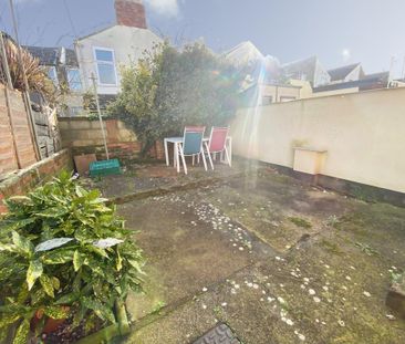 4 bedroom terraced house to rent - Photo 5