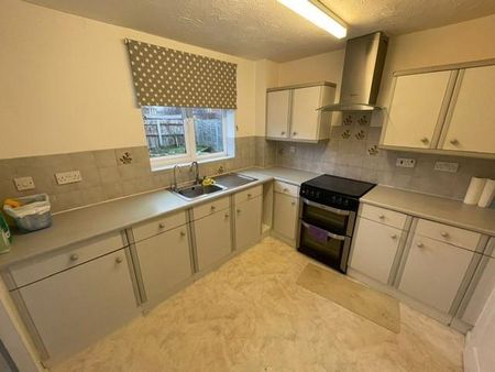 4 bedroom detached house to rent - Photo 5