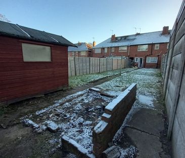 3 Bed Terraced House, Tideswell Road, B42 - Photo 2