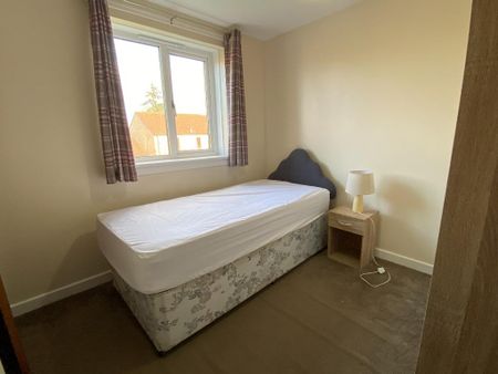 2 bedroom flat to rent - Photo 3