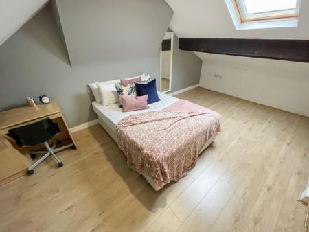 5 bedroom terraced house to rent - Photo 4