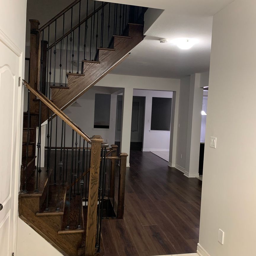 For Lease - 6303 St Michael Avenue, Niagara Falls, Ontario - Photo 1