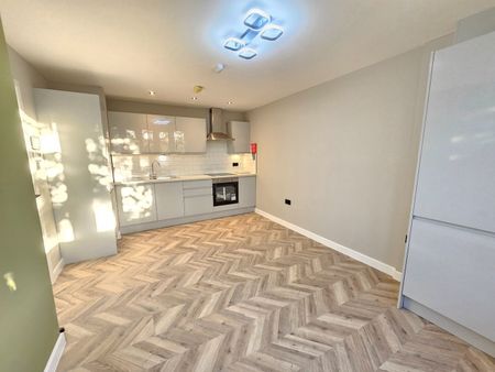 2 Bed Flat, Spur Road, N15 - Photo 2