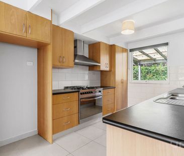 Spacious Family Living Just Moments from the Foreshore - Photo 3