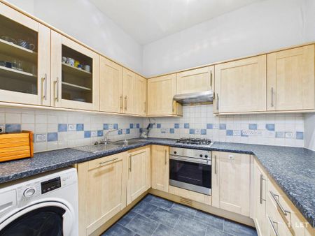 2 bedroom flat to rent - Photo 4