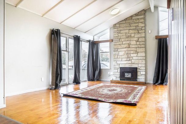 Mangere 3-Bedroom Home with Superb Location - Photo 1