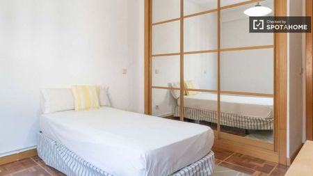 4 room luxury Apartment for rent in Madrid, Autonomous Region of Madrid - Photo 3