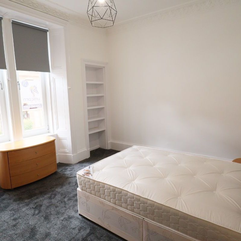 2 Bed, First Floor Flat - Photo 1