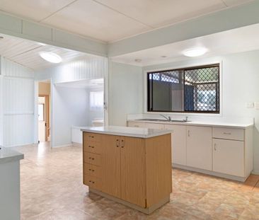 Gorgeous Newtown Cottage - Photo 3