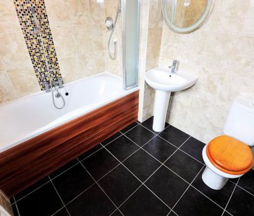 2 bedroom semi-detached house to rent - Photo 2