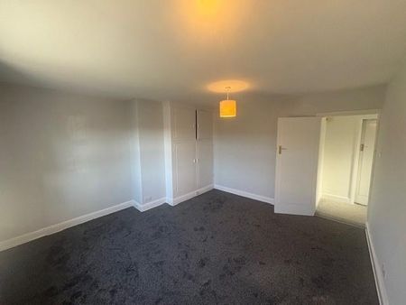 5 bedroom semi-detached house to rent - Photo 3