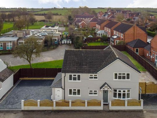 4 bedroom detached house to rent - Photo 1