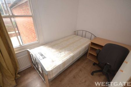 4 Bed - Pitcroft Avenue, Reading - Photo 3