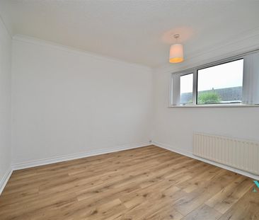 74 Downshire Road, Carrickfergus, BT38 7LD - Photo 4